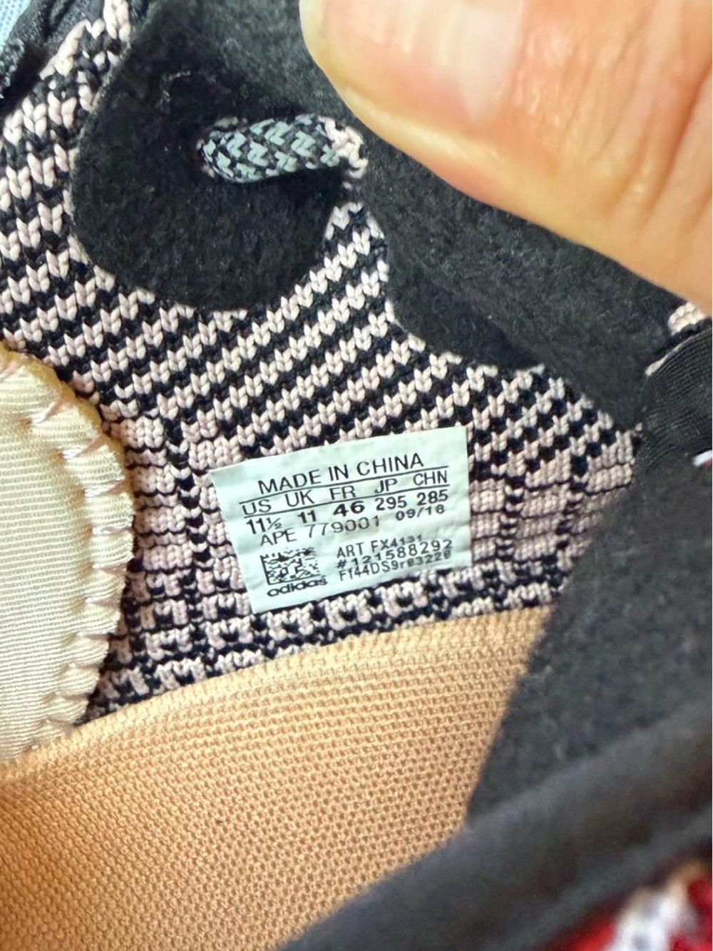 Adidas Yeezy Boost 350 V2 Yecheil✨ - Picture 5 of 6